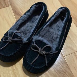 Ugg womens 6 moccasins